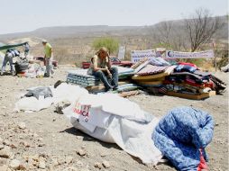Alrededor de una centena de ciudadanos inconformes con la construcción de la presa levantaron el 'plantón' el cuatro de abril. ARCHIVO  /