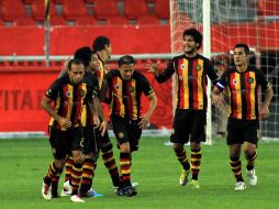 El equipo Leones Negros de la UdeG terminó su participación en el Torneo Clausura 2011 con más pena que gloria. ARCHIVO  /