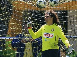 El arquero Guillermo Ochoa es de los hombres más experimentados del América en clásicos. MEXSPORT  /