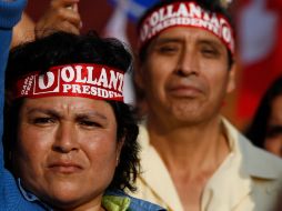 Seguidores de Ollanta Humala festejan resultados del sondeo a boca de urna. AP  /