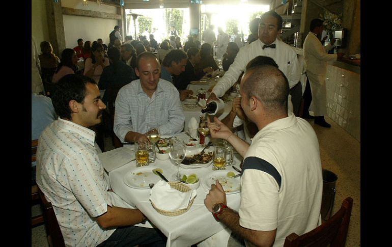 Indican que para algunos giros, el periodo vacacional resulta uno de descenso en ventas. ARCHIVO  /