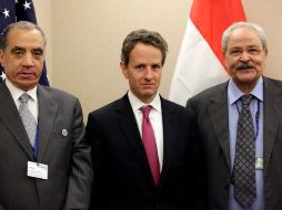 Timothy Geithner (centro), secretario del Tesoro de Estados Unidos. REUTERS  /