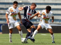 El actual campeón del futbol mexicano empata a un gol con Morelia en el estadio Tecnológico de Monterrey. MEXSPORT  /