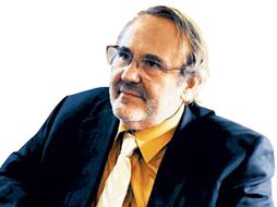 POR ANTONIO NAVALÓN  /