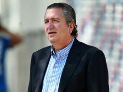 El presidente de Chivas, Jorge Vergara, durante una sesión de entrenamiento. MEXSPORT  /