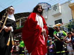 Los actores de la Judea en Vivo 2011 de San Martín de las Flores, salieron a escena ante miles de personas. E. PACHECO  /