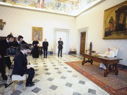 En la emisión el Papa respondió a las preguntas enviadas por fieles residentes en diversos países. ARCHIVO  /