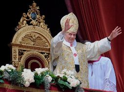 El Pontífice pronunció su mensaje pascual desde el balcón central de la Basílica de San Pedro. EFE  /