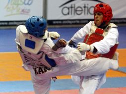 Rigoberto Sanchez (der.) también combatió en el selectivo Panamericano de taekwondo Guadalajara 2011. MEXSPORT  /