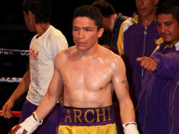 El boxeador tapatío intenta recupera el título que perdió en marzo de 2009 ante Brian Viloria. MEXSPORT  /