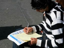 Uno de los principales obstáculos a los que se enfrentan los jóvenes a la hora de buscar empleo es la falta de experiencia. E. PACHECO  /