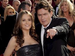 En la fotografía se observa al actor con su ex esposa, Brooke Mueller. EFE  /