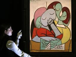 En esta pintura de 1934, Picasso retrató a su amante y musa del momento, Marie-Thérèse Walter, leyendo.REUTERS  /