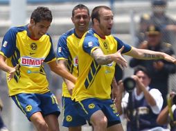 Matías Vuoso (delante) festeja su anotación del pasado domingo en el torneo mexicano Clausura 2011. NTX  /