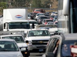El caos vial generado en inmediaciones de Estadio Omnilife fue una de las causas por las que aficionados llegaron tarde. E. BARRERA  /