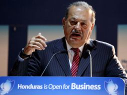 El magnate Carlos Slim habla durante el foro 'Honduras abierta a los negocios'. EFE  /