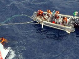 El avión transportaba 18 adultos, un niño, dos bebés, y seis miembros de la tripulación. ARCHIVO  /