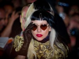 Gaga se paseó por el festival y realizó un número musical. AFP  /