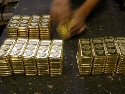 México compró más de cuatro mil millones de dólares en lingotes para acumular 100 toneladas. ARCHIVO  /