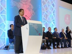 Ayón López participó en la inauguración del Tercer Foro Regional de Inglés. TWITTER / @SecEducacionJal