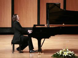 Gergely Bogányi causó furor entre las mujeres que se dieron cita en el Teatro Degollado. E. BARRERA  /