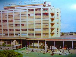 el arquitecto Aldana diseñó la primer Central de Autobuses de todo México, sensacional edificio digno de mejor suerte.DUQUEDETLAQUEPAQU  /