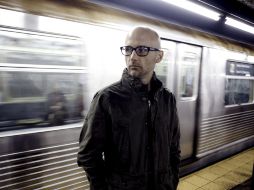 El disco viene acompañado de un libro de fotografías tomadas por el propio artista. EFE  /