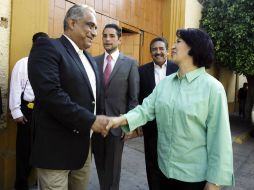 Los diputados Raúl Vargas (saludando), Enrique Aubry (al centro) y Roberto Marrufo (último de izquierda a derecha). E. BARRERA  /