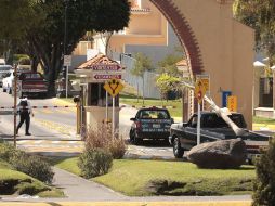 Los guardias de seguridad privada en los cotos desempeñan básicamente labores de porteros, controlando ingreso y salida. ARCHIVO  /