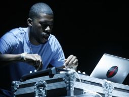 Flyin Lotus brilló por su buen humor y la pasión con la que se entregó sobre el escenario. M. FREYRÍA  /