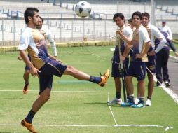 Los jugadores de Pumas de la UNAM se preparan para su duelo de mañana en el estadio Morelos. NTX  /