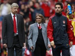 Arsene Wenger, entrenador del Arsenal quiere que Cesc Fábregas siga en el equipo. REUTERS  /