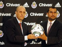 Carlos Maza, Director de Adidas México y Gustavo Guerra Director de Mercadotécnia de Chivas, hicieron el anuncio oficial. E PACHECO  /