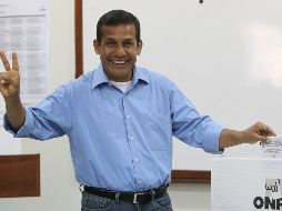 Los sondeos de opinión dan una leve ventaja a Fujimori sobre Humala. ARCHIVO  /