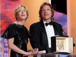 Los productores Bill Pohlad y Dede Gardner hablaron durante la ceremonia sobre el director de EU Terrence Malick. AFP  /
