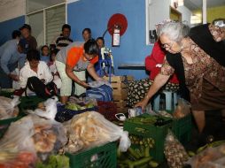 Las familias de menores ingresos gastan mayor proporción de su ingreso en alimentos, lo que genera mayores ingresos netos. ARCHIVO  /