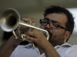 El trompetista Arturo de la Torre, integrante de San Juan Project, mostró su talento, al igual que sus compañeros. A. HINOJOSA  /