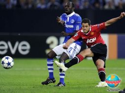 Javier Hernández durante un partido de la Liga Premier. MEXSPORT  /