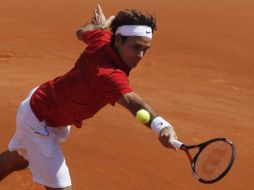 Roger Federer supo dominar con éxito su partido de octavos de final del torneo francés. AP  /