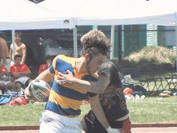 Rodrigo Camberos (izq.) fue la figura del equipo jalisciense de rugby. ESPECIAL  /