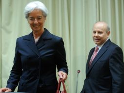 Christine Lagarde (i), participa en una rueda de prensa conjunta con el ministro brasileño de Hacienda, Guido Mantega. EFE  /