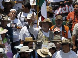 El poeta Javier Sicilia encabezó la marcha celebrada del 5 al 8 de mayo pasado, en protesta por la violencia en el país. ARCHIVO  /