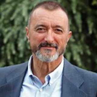 Pérez-Reverte califica a ''La Reina del Sur'' como burda y elemental