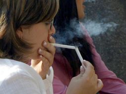 El 23% de los 27 millones de mexicanos que consumen tabaco en México son mujeres. ARCHIVO  /