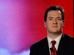 Aseguran que si Osborne se empeña en continuar con su política actual, habrá menos beneficios. ARCHIVO  /