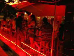 Buscarán empresarios restauranteros dialogar el tema de las licencias de los giros restringidos en el Poniente de la ciudad. ARCHIVO  /