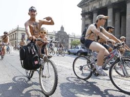 Ciclistas tapatíos celebran la realización de la iniciativa mundial por primera vez en la ciudad. E PACHECO  /