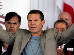 Julio César Chávez durante la ceremonia de su ingreso en el Salón de la Fama de boxeo. AP  /
