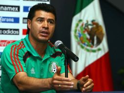 El técnico de la Selección Sub-20, Juan Carlos Chávez, durante una conferencia. MEXSPORT  /