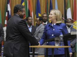 Clinton pidió que los países africanos apoyen la iniciativa de Occidente para expulsar al líder libio. AFP  /